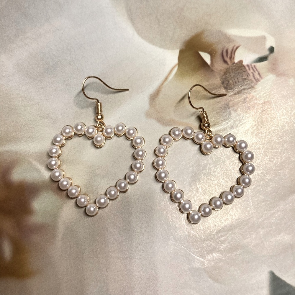 🌟 Pearl Heart  Drop ❤️ Earrings - Picture 3 of 5